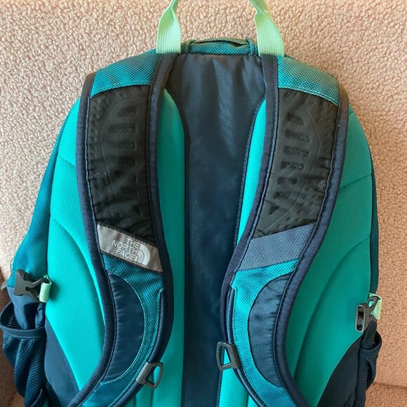 The North Face Recon Backpack - Picture 13 of 13